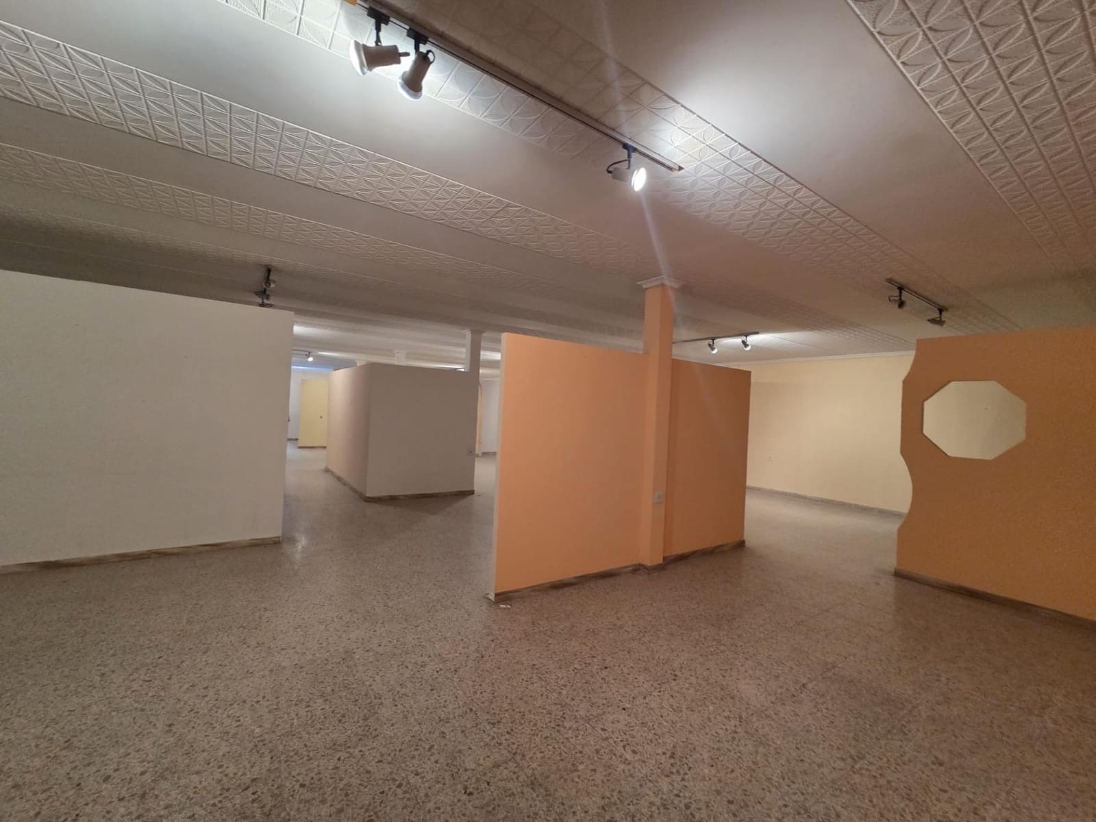 4 soveværelse Virksomhed til salg i Bocairent med garage - € 429.000 (Ref: 9419652)