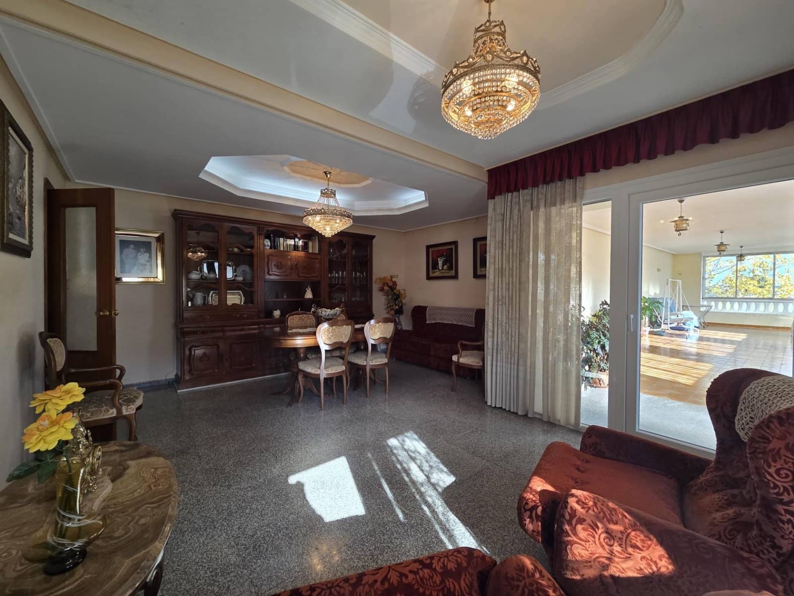 4 soveværelse Virksomhed til salg i Bocairent med garage - € 429.000 (Ref: 9419652)