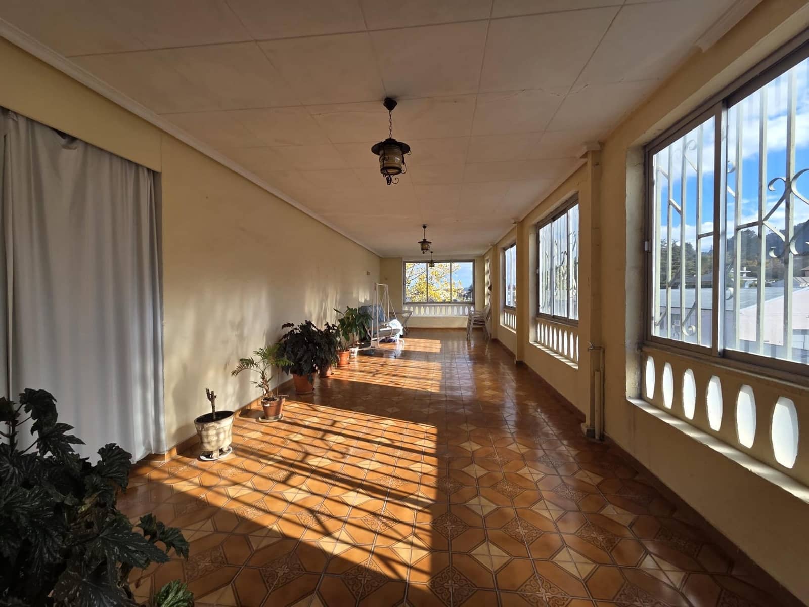 4 soveværelse Virksomhed til salg i Bocairent med garage - € 429.000 (Ref: 9419652)