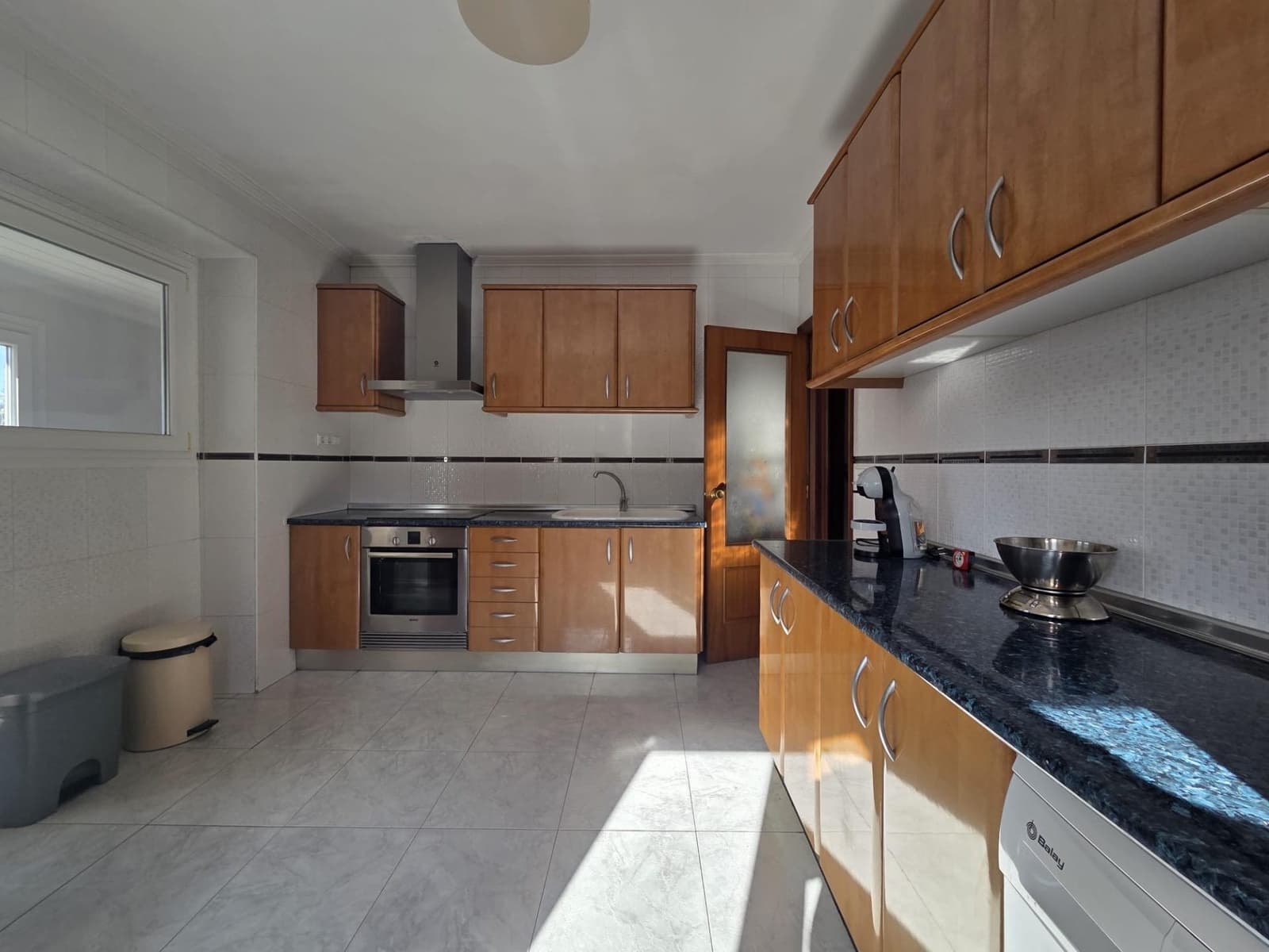 4 soveværelse Virksomhed til salg i Bocairent med garage - € 429.000 (Ref: 9419652)