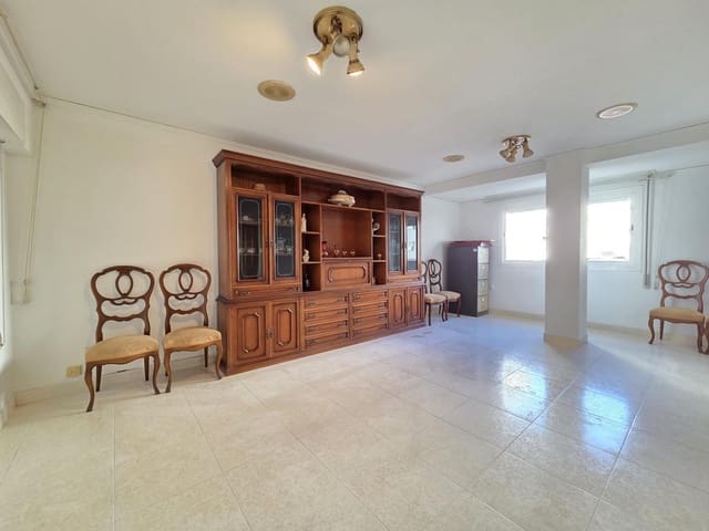 4 chambre Appartement à vendre à Gandia - 200 000 € (Ref: 9433354)