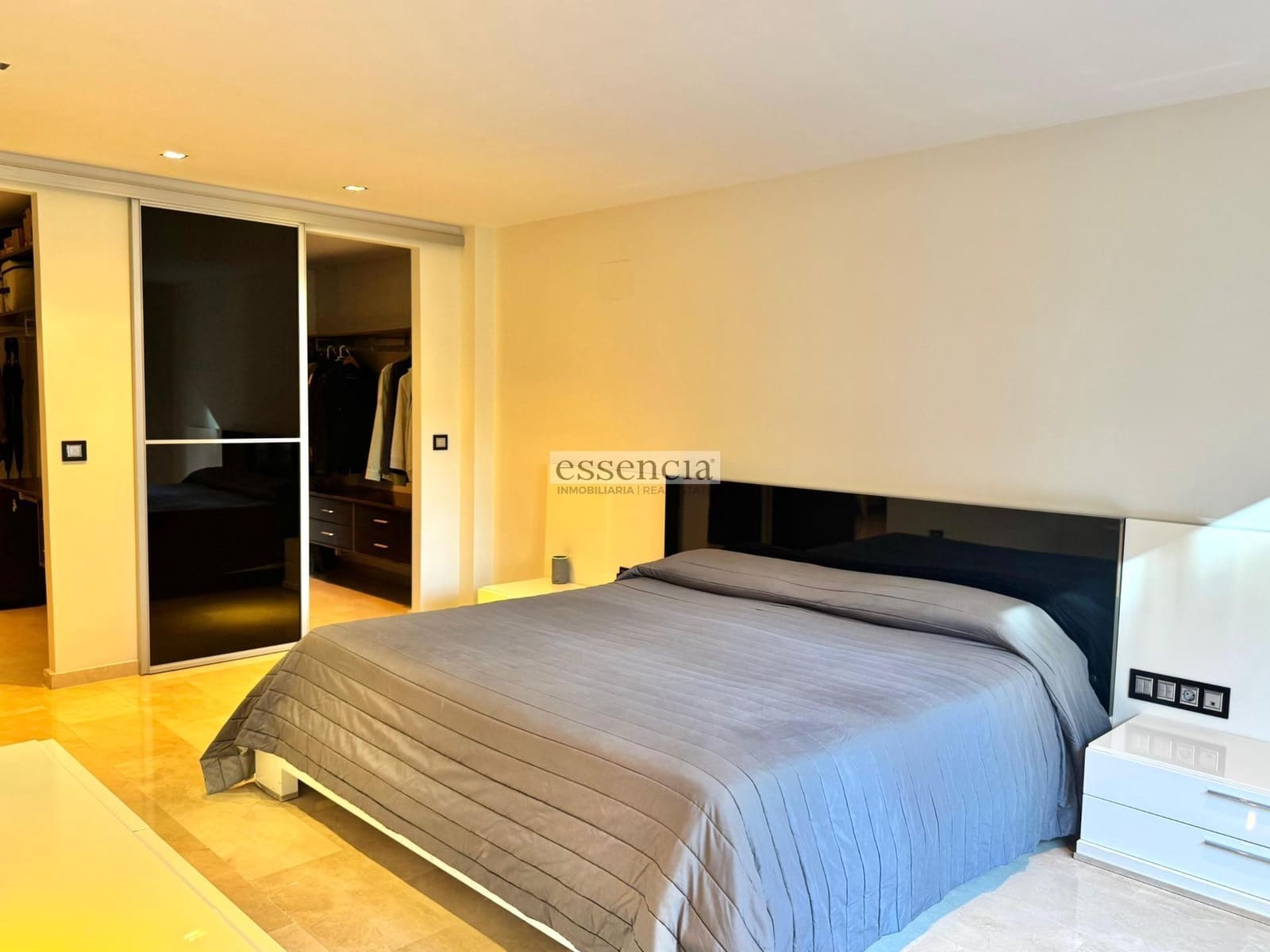 5 sovrum Lägenhet till salu i Gandia med garage - 460 000 € (Ref: 9437683)