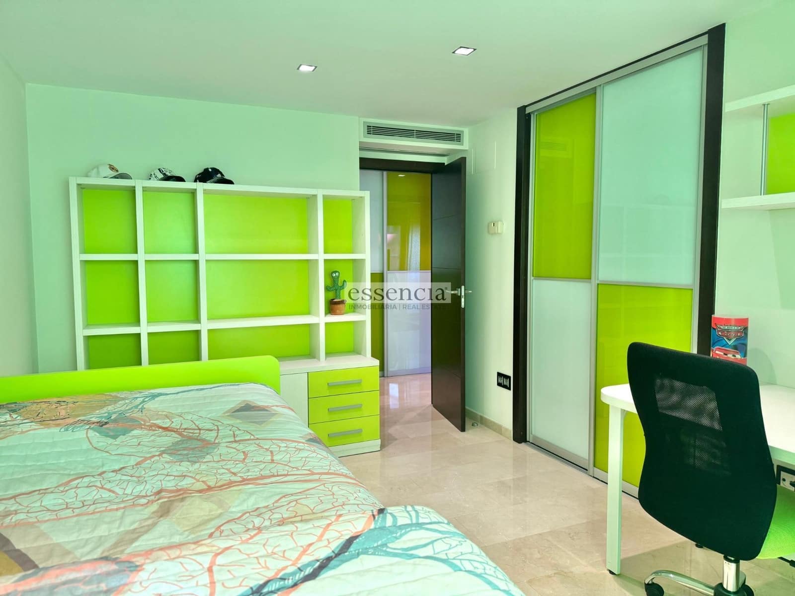 5 sovrum Lägenhet till salu i Gandia med garage - 460 000 € (Ref: 9437683)