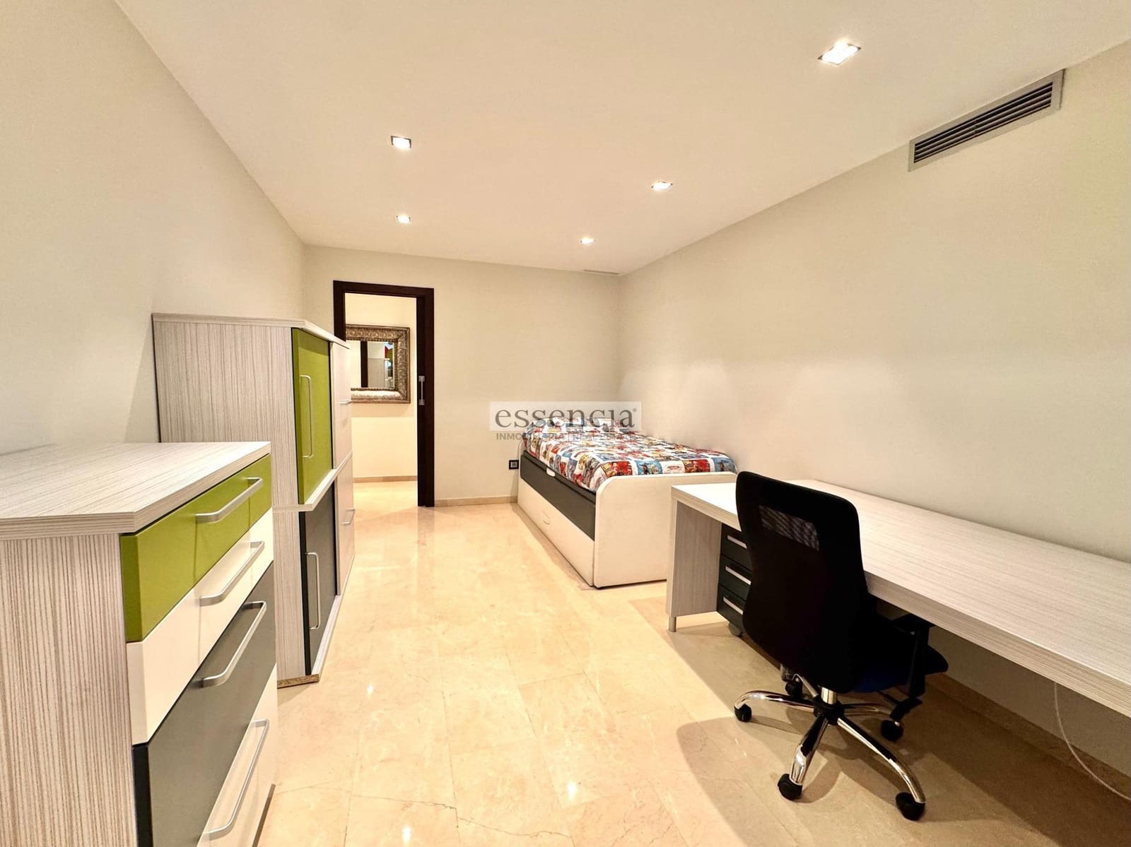 5 sovrum Lägenhet till salu i Gandia med garage - 460 000 € (Ref: 9437683)