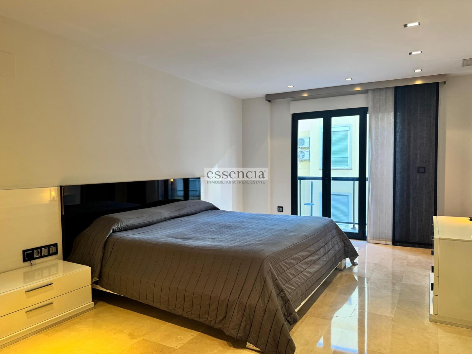 5 sovrum Lägenhet till salu i Gandia med garage - 460 000 € (Ref: 9437683)