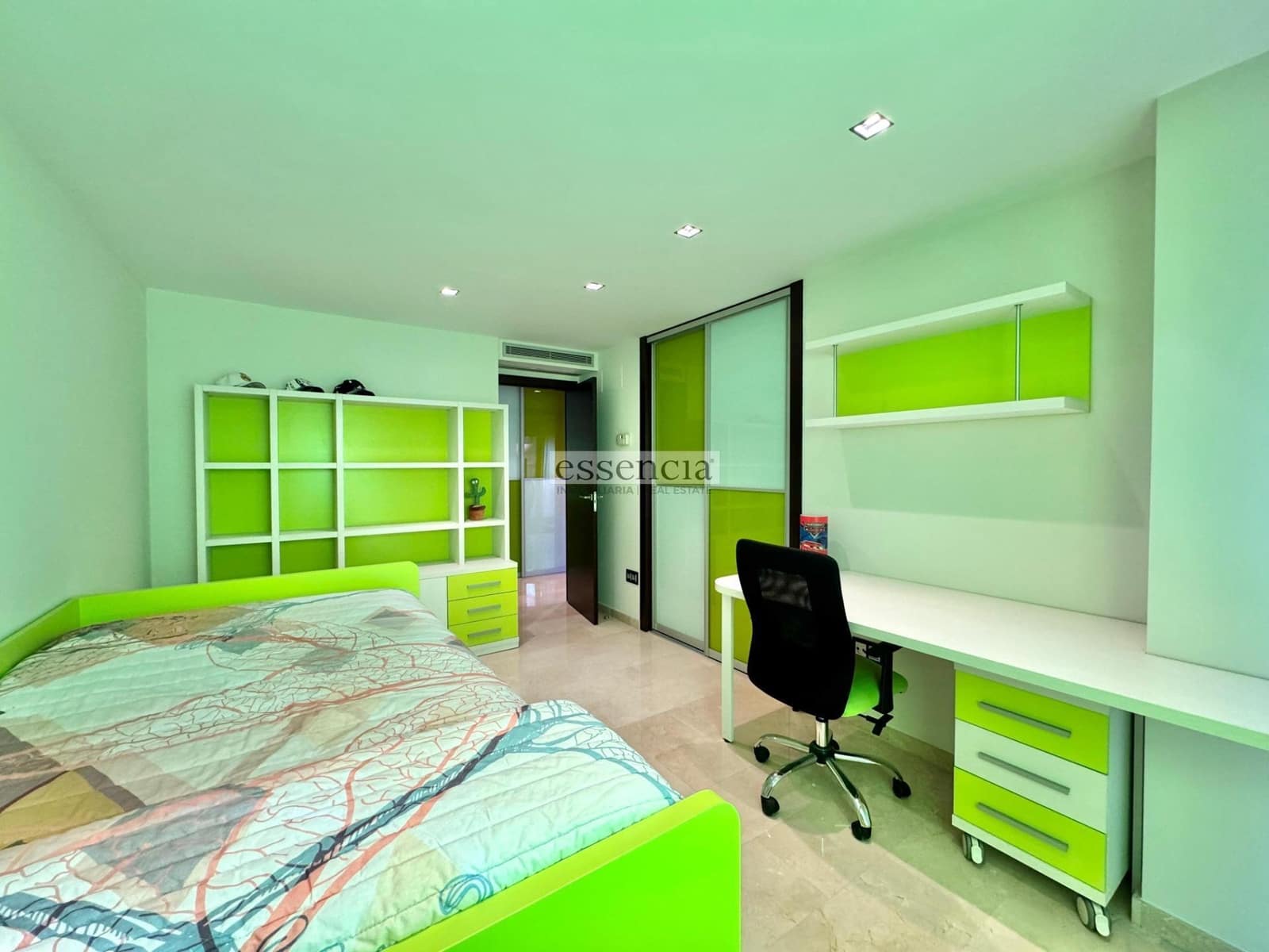 5 sovrum Lägenhet till salu i Gandia med garage - 460 000 € (Ref: 9437683)