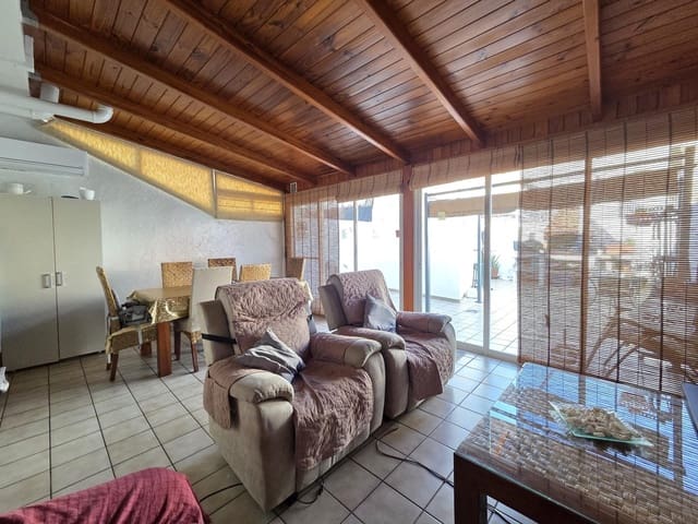 6 makuuhuone Rivitalo myytävänä paikassa Beniflá mukana 
autotalli - 259 000 € (Ref: 9437684)