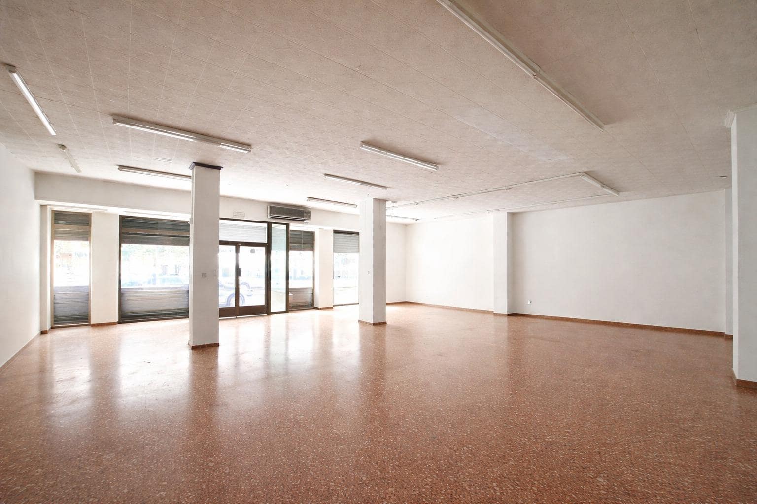 Komercyjne na sprzedaż w Gandia - 85 000 € (Ref: 9468443)