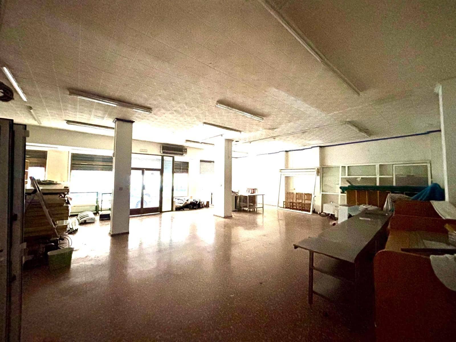 Komercyjne na sprzedaż w Gandia - 85 000 € (Ref: 9468443)