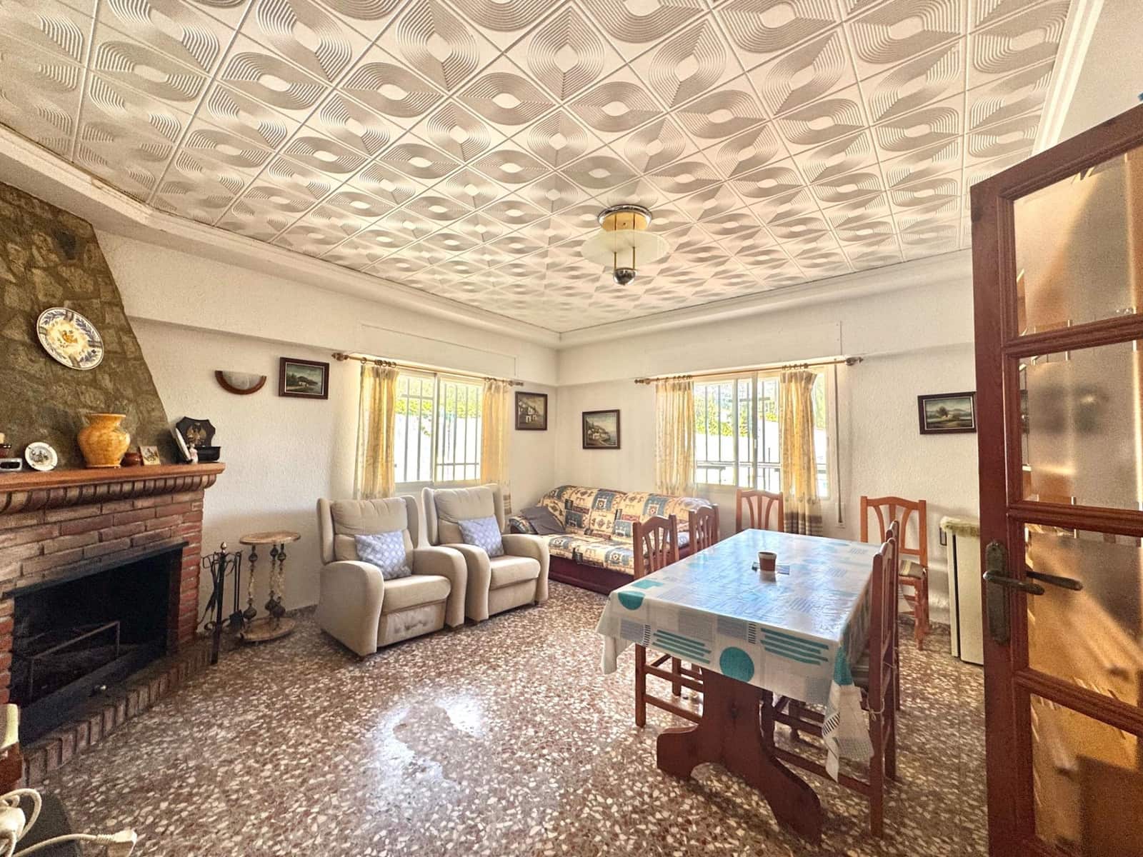 3 makuuhuone Huvila myytävänä paikassa Palma de Gandia mukana uima-altaan 
autotalli - 219 000 € (Ref: 9474884)