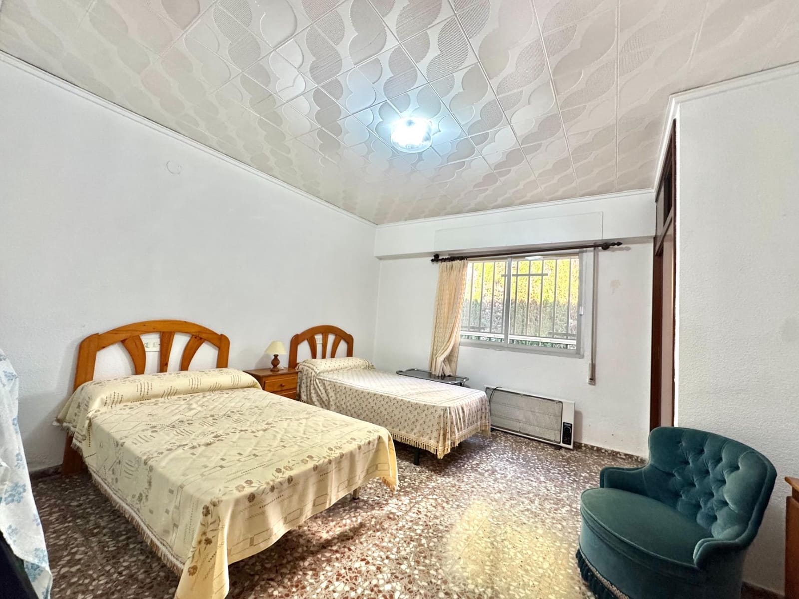 3 makuuhuone Huvila myytävänä paikassa Palma de Gandia mukana uima-altaan 
autotalli - 219 000 € (Ref: 9474884)