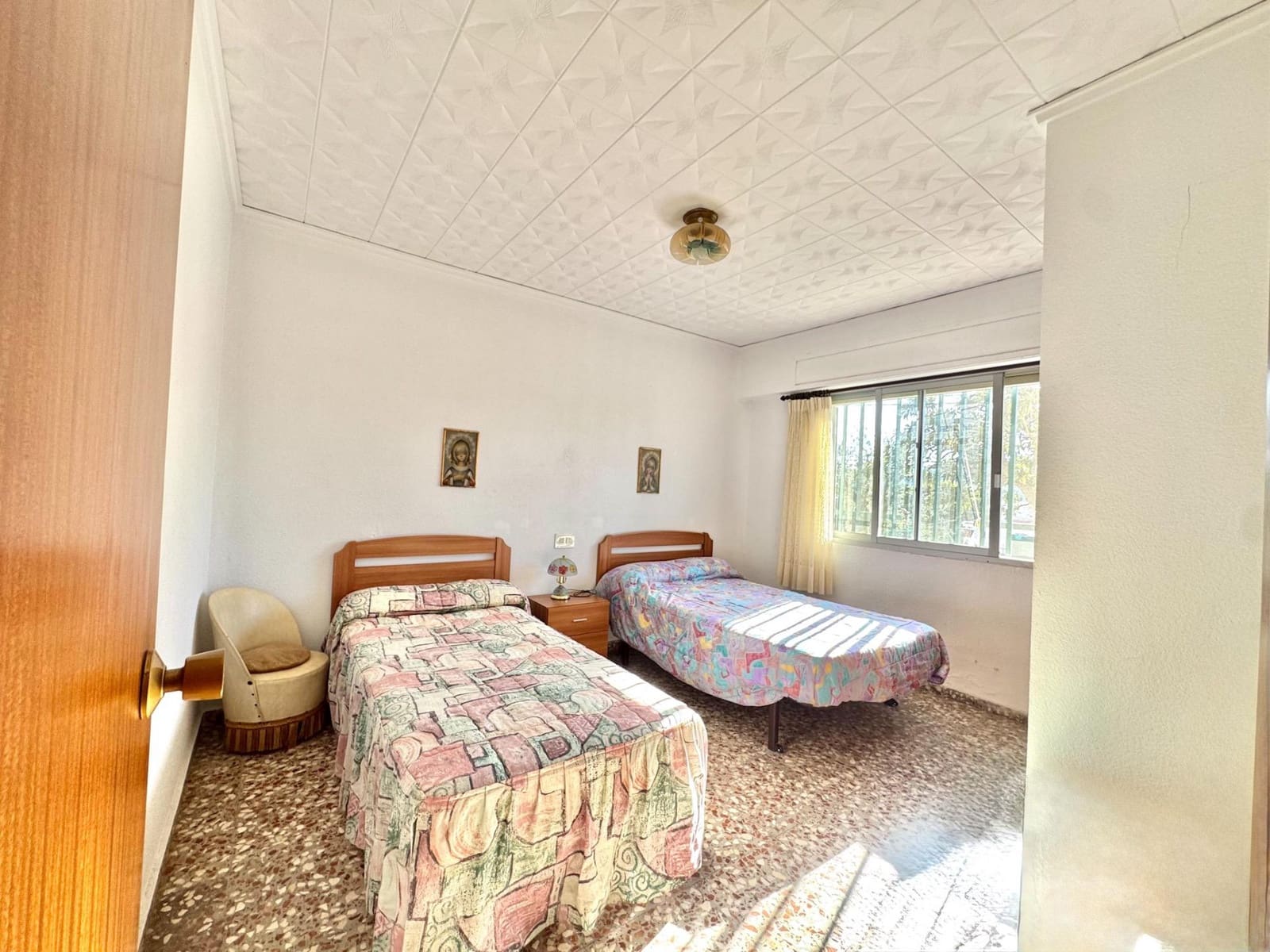 3 makuuhuone Huvila myytävänä paikassa Palma de Gandia mukana uima-altaan 
autotalli - 219 000 € (Ref: 9474884)