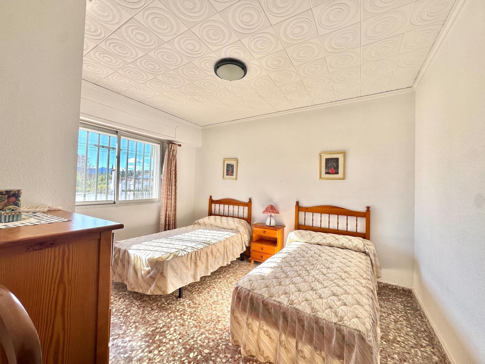 3 makuuhuone Huvila myytävänä paikassa Palma de Gandia mukana uima-altaan 
autotalli - 219 000 € (Ref: 9474884)