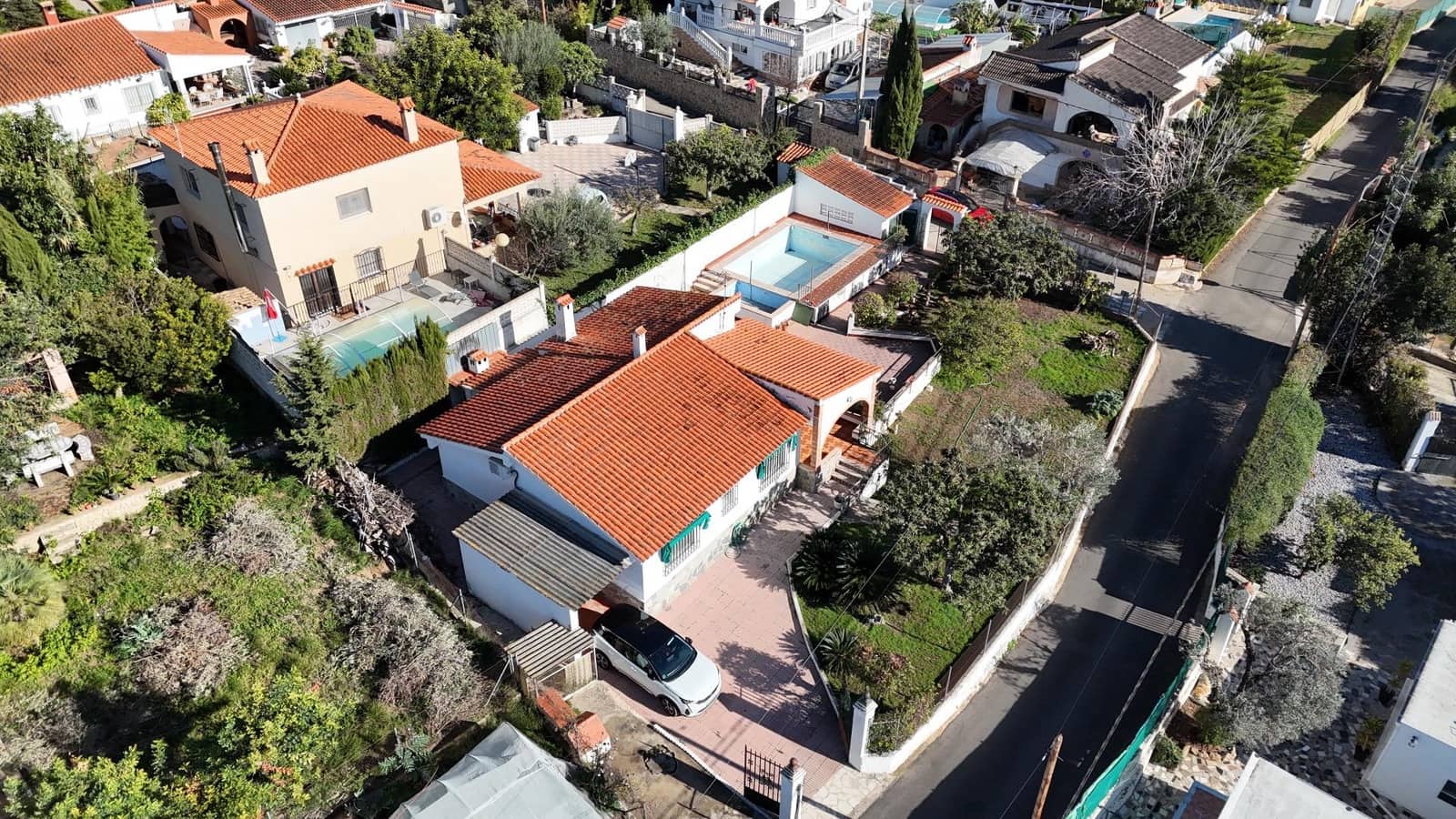 3 makuuhuone Huvila myytävänä paikassa Palma de Gandia mukana uima-altaan 
autotalli - 219 000 € (Ref: 9474884)