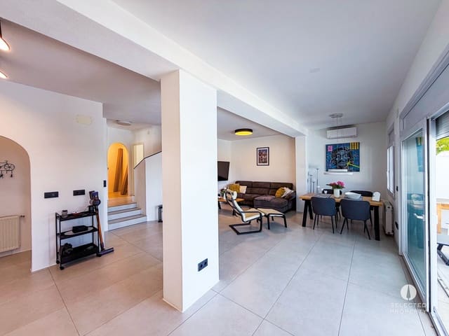 4 chambre Villa/Maison à vendre à Palau-saverdera avec piscine - 560 000 € (Ref: 10007771)