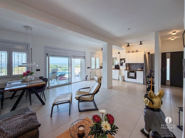 4 chambre Villa/Maison à vendre à Palau-saverdera avec piscine - 560 000 € (Ref: 10007771)