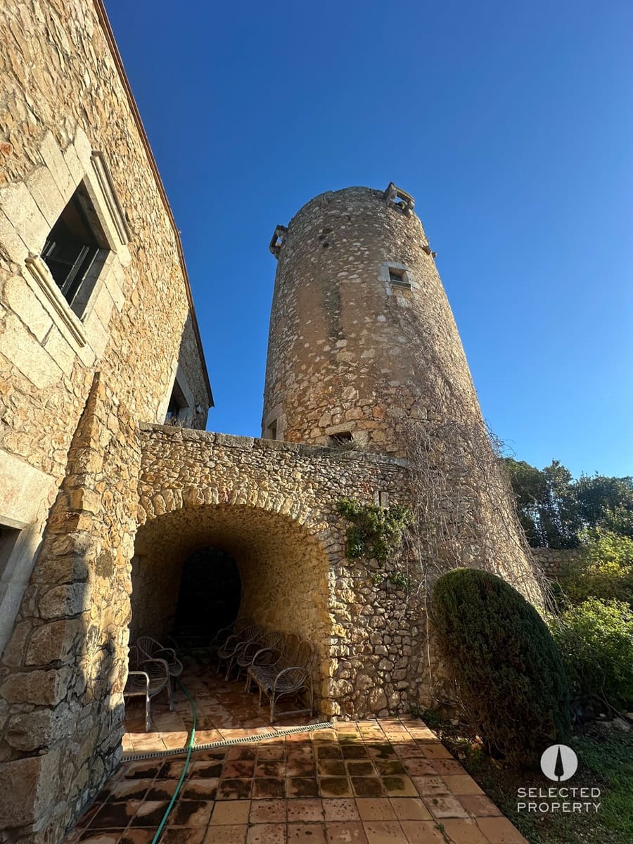 5 soveværelse Byhus til salg i L'Escala - € 1.800.000 (Ref: 8909791)