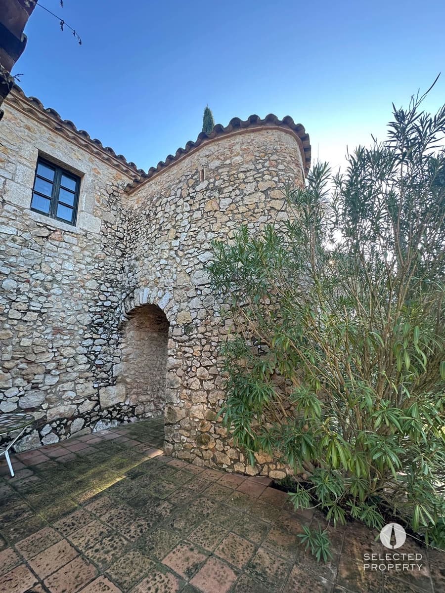 5 soveværelse Byhus til salg i L'Escala - € 1.800.000 (Ref: 8909791)