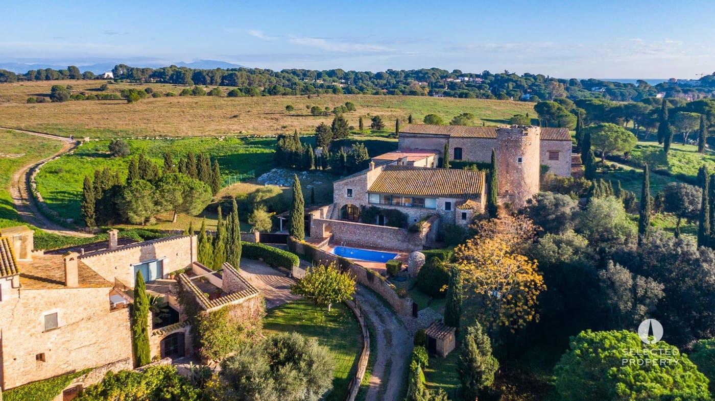 5 soveværelse Byhus til salg i L'Escala - € 1.800.000 (Ref: 8909791)