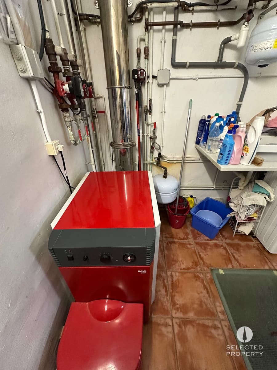 5 soveværelse Byhus til salg i L'Escala - € 1.800.000 (Ref: 8909791)