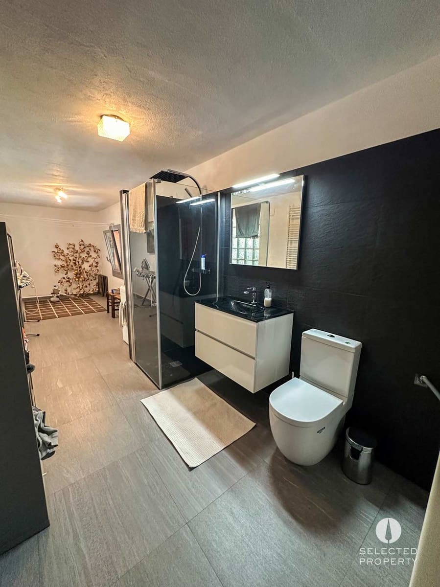 4 bedroom Villa for sale in Pau with pool - € 1,250,000 (Ref: 8909793)