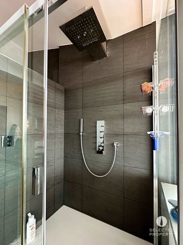 4 bedroom Villa for sale in Pau with pool - € 1,250,000 (Ref: 8909793)