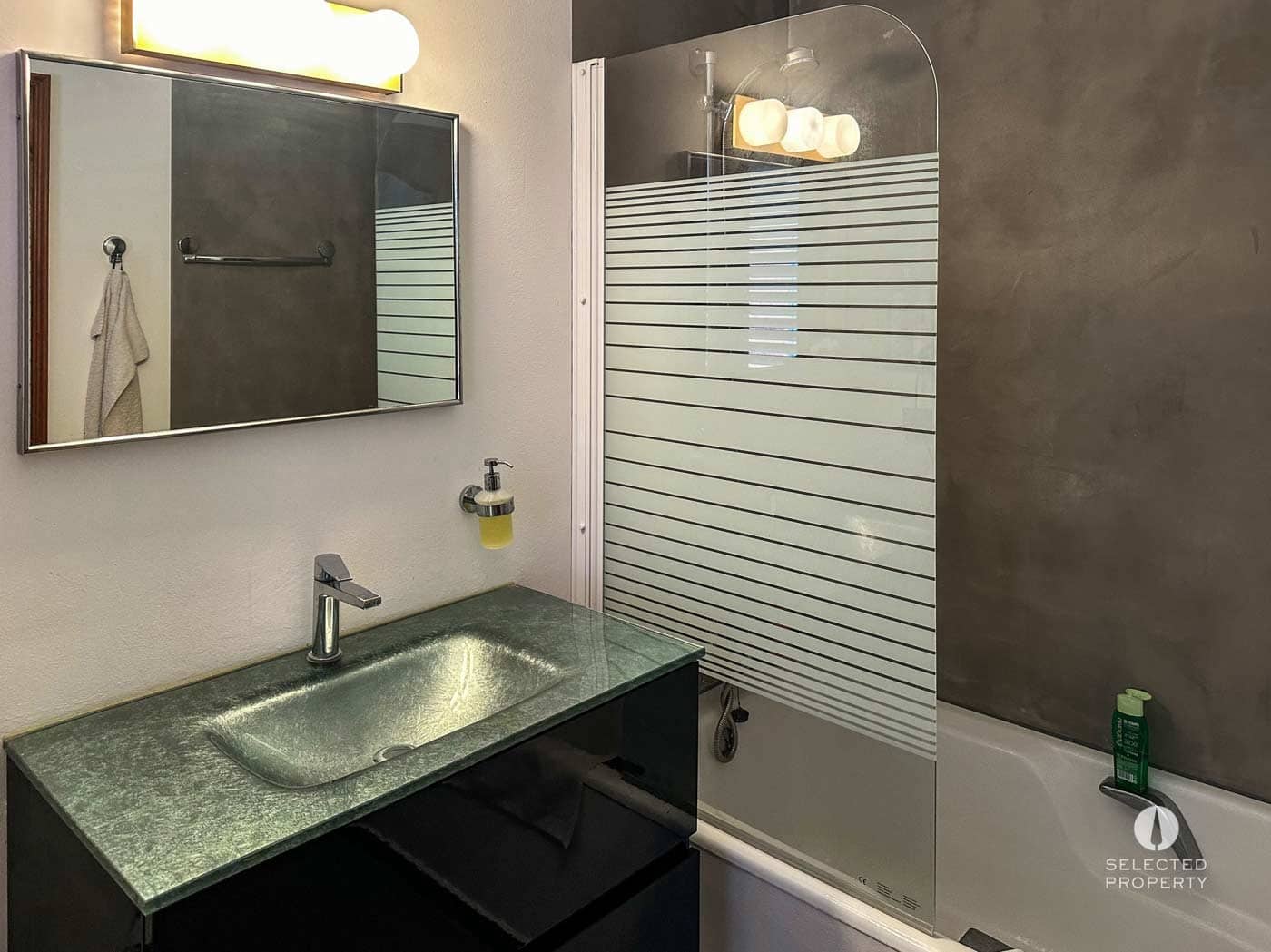 4 bedroom Villa for sale in Pau with pool - € 1,250,000 (Ref: 8909793)