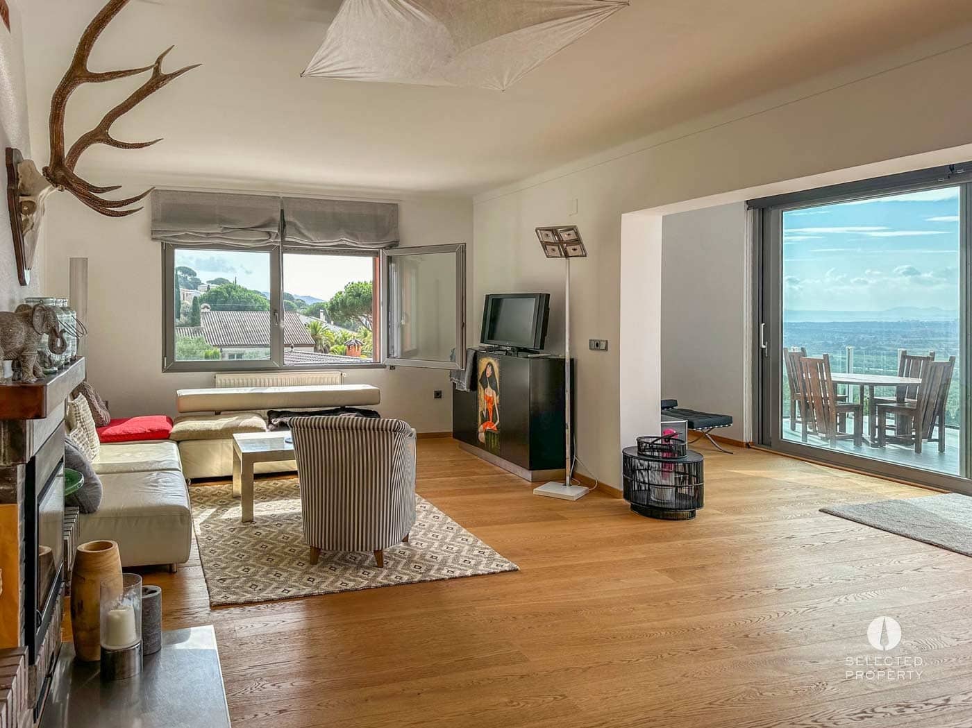 4 bedroom Villa for sale in Pau with pool - € 1,250,000 (Ref: 8909793)