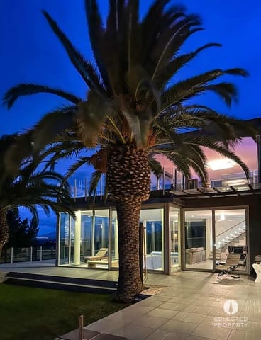 4 bedroom Villa for sale in Pau with pool - € 1,250,000 (Ref: 8909793)