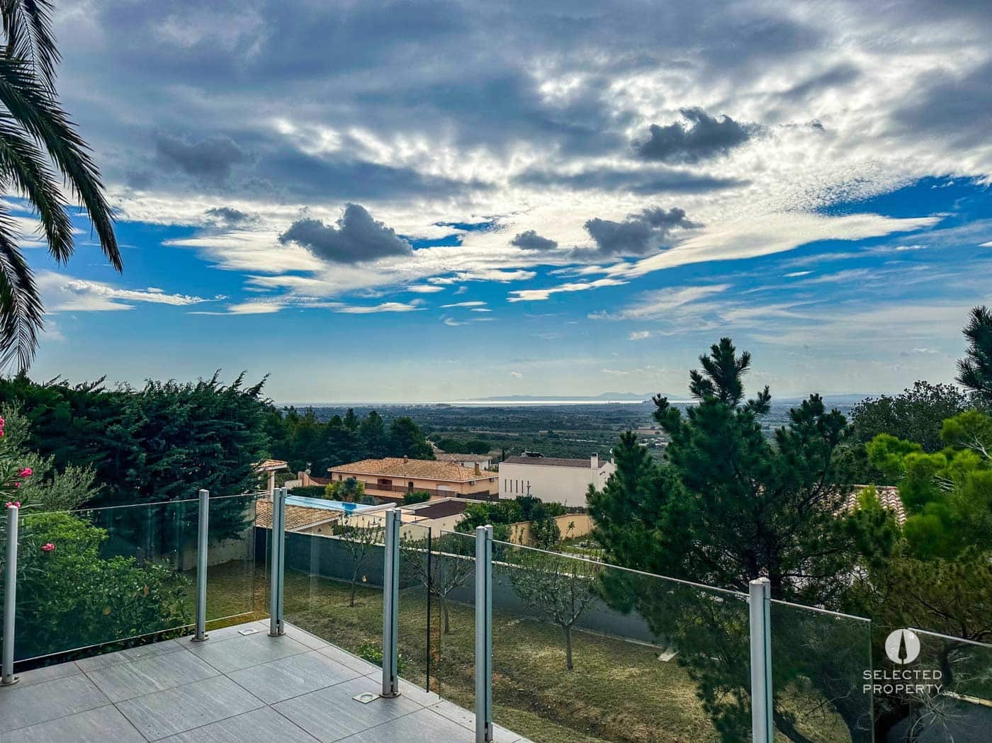 4 bedroom Villa for sale in Pau with pool - € 1,250,000 (Ref: 8909793)