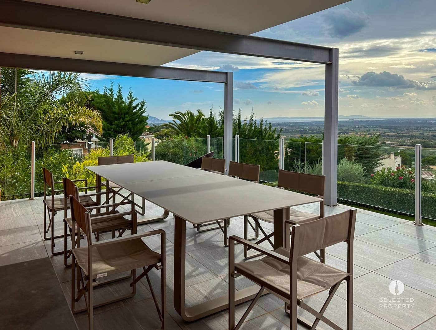 4 bedroom Villa for sale in Pau with pool - € 1,250,000 (Ref: 8909793)