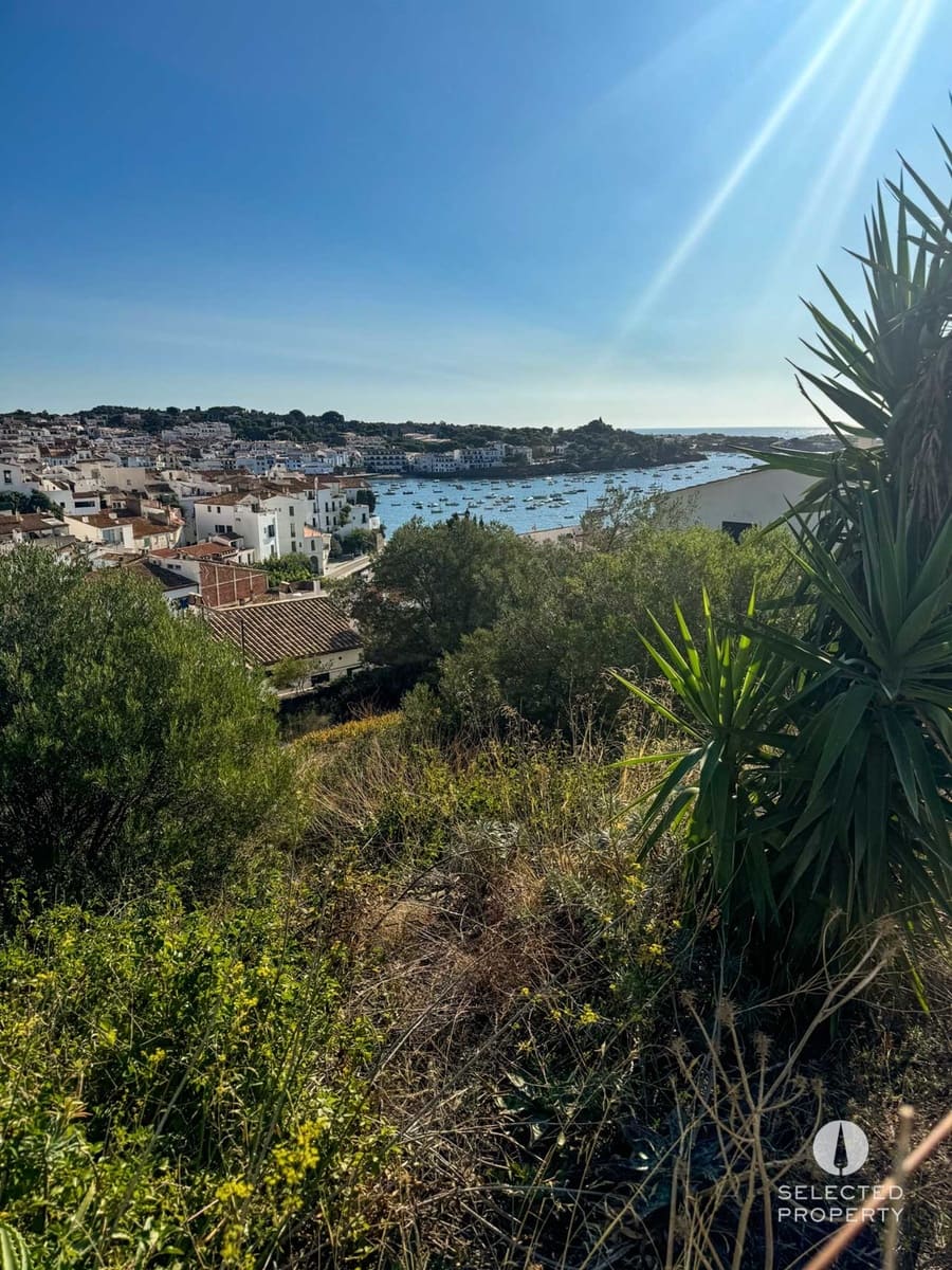 Grunde uden byggetilladelser til salg i Cadaques - € 1.585.000 (Ref: 8909794)