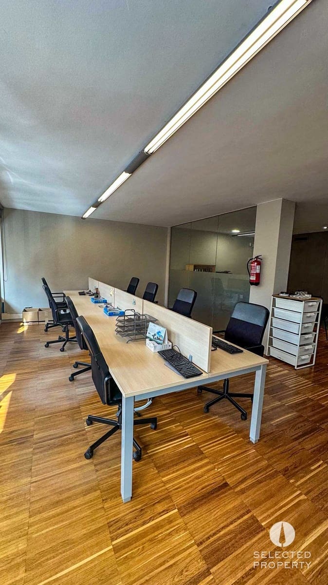 Kontor til salg i Girona by - € 130.000 (Ref: 8909799)