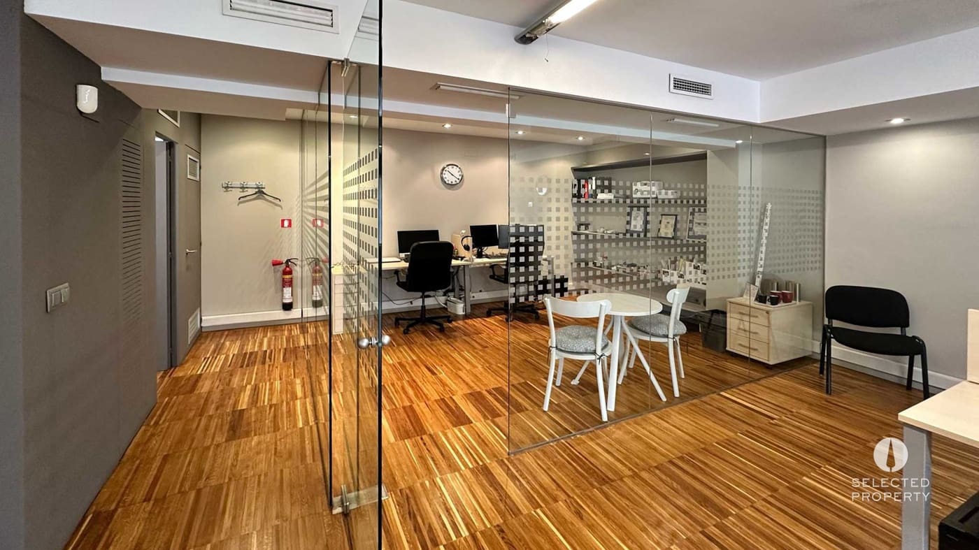 Kontor til salg i Girona by - € 130.000 (Ref: 8909799)