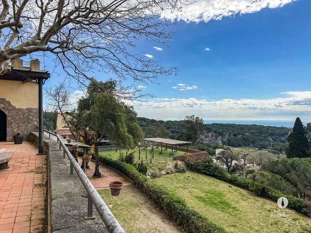 Hus til salgs i Sant Andreu de Llavaneres med svømmebasseng - € 6 000 000 (Ref: 8924872)