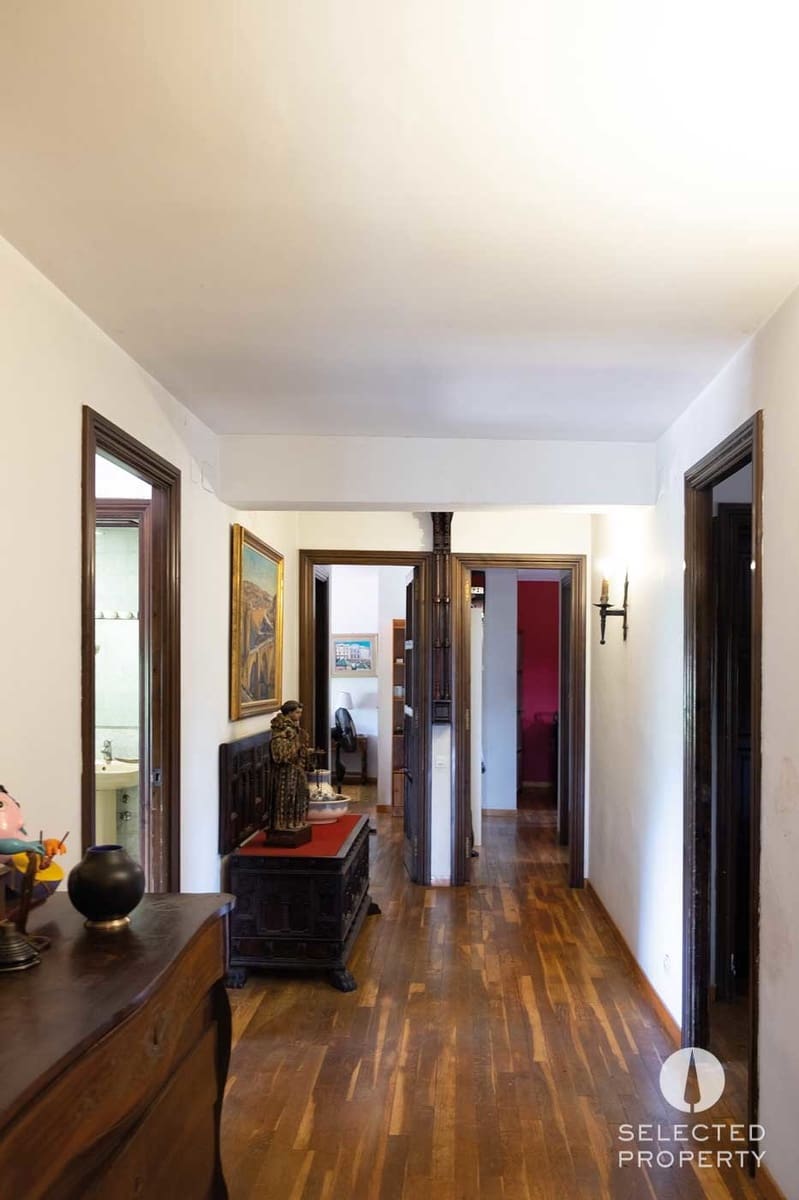 9 soveværelse Byhus til salg i La Roca del Valles med swimmingpool garage - € 850.000 (Ref: 8924873)