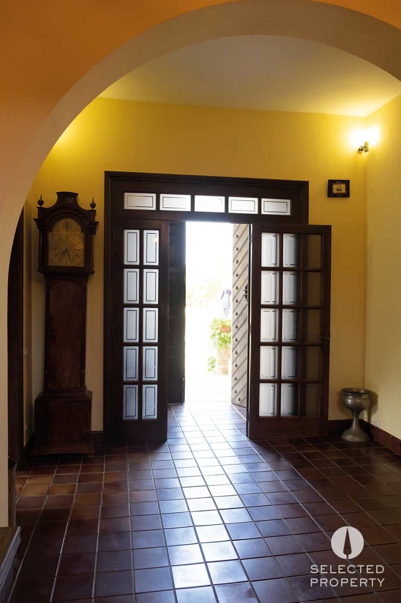 9 soveværelse Byhus til salg i La Roca del Valles med swimmingpool garage - € 850.000 (Ref: 8924873)