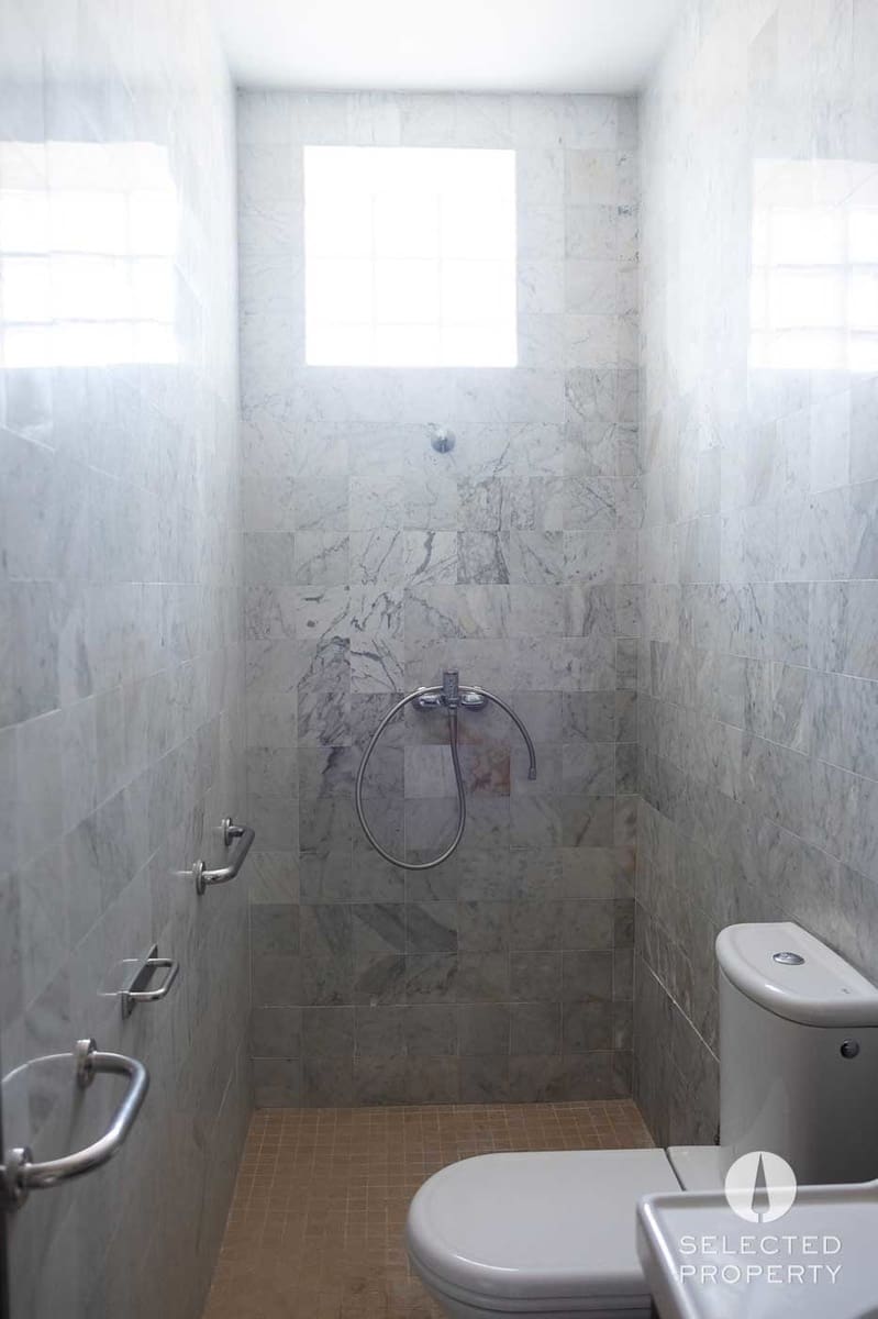 9 soveværelse Byhus til salg i La Roca del Valles med swimmingpool garage - € 850.000 (Ref: 8924873)