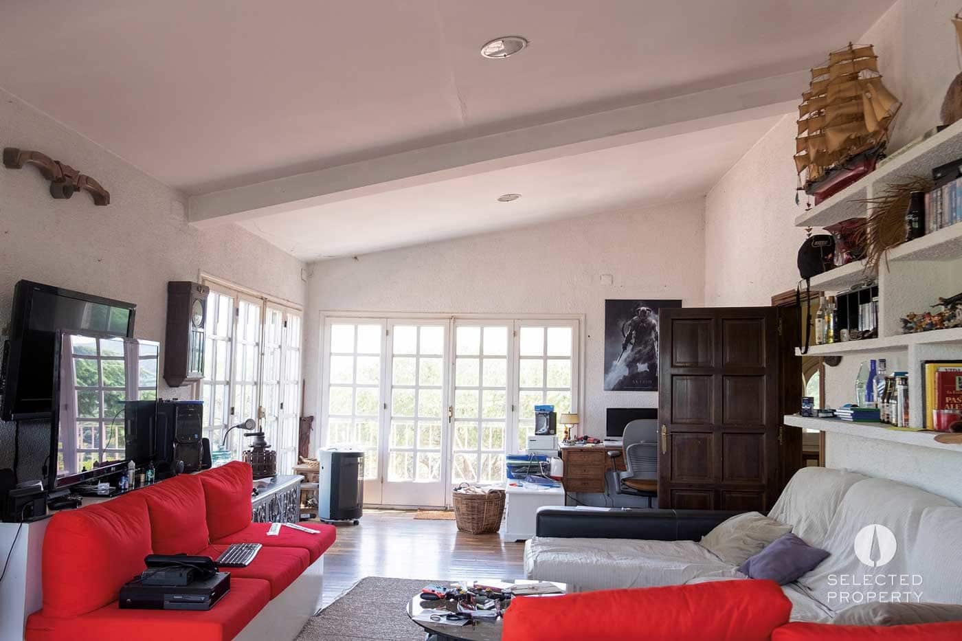 9 soveværelse Byhus til salg i La Roca del Valles med swimmingpool garage - € 850.000 (Ref: 8924873)