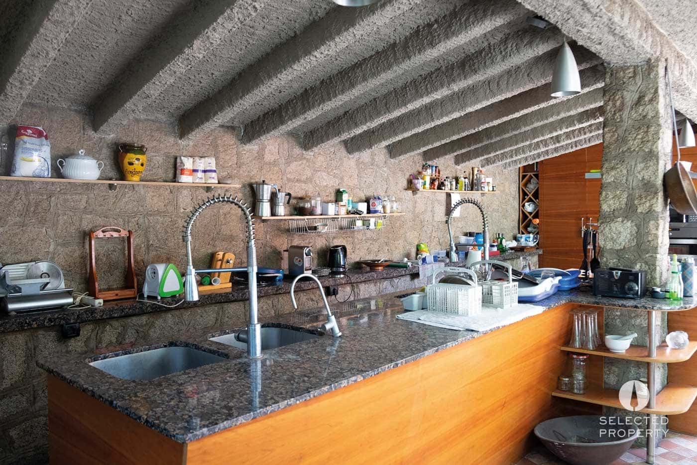 9 soveværelse Byhus til salg i La Roca del Valles med swimmingpool garage - € 850.000 (Ref: 8924873)