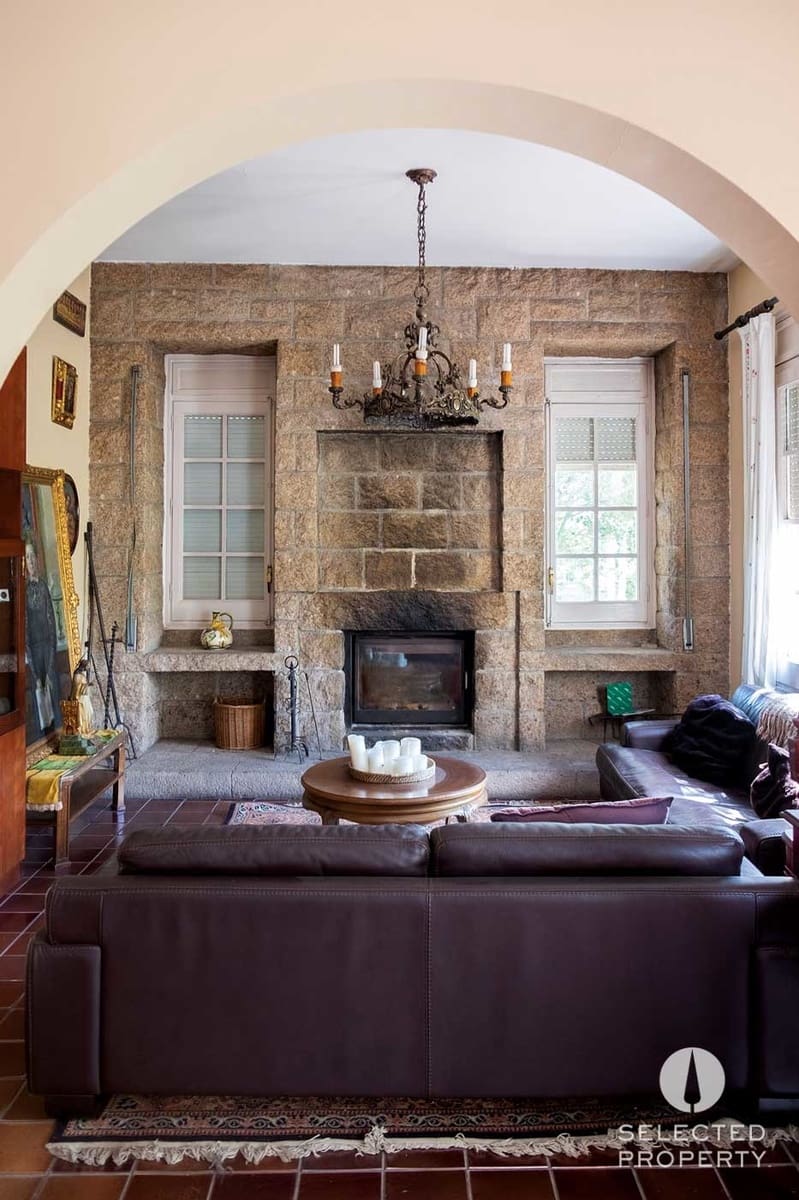 9 soveværelse Byhus til salg i La Roca del Valles med swimmingpool garage - € 850.000 (Ref: 8924873)