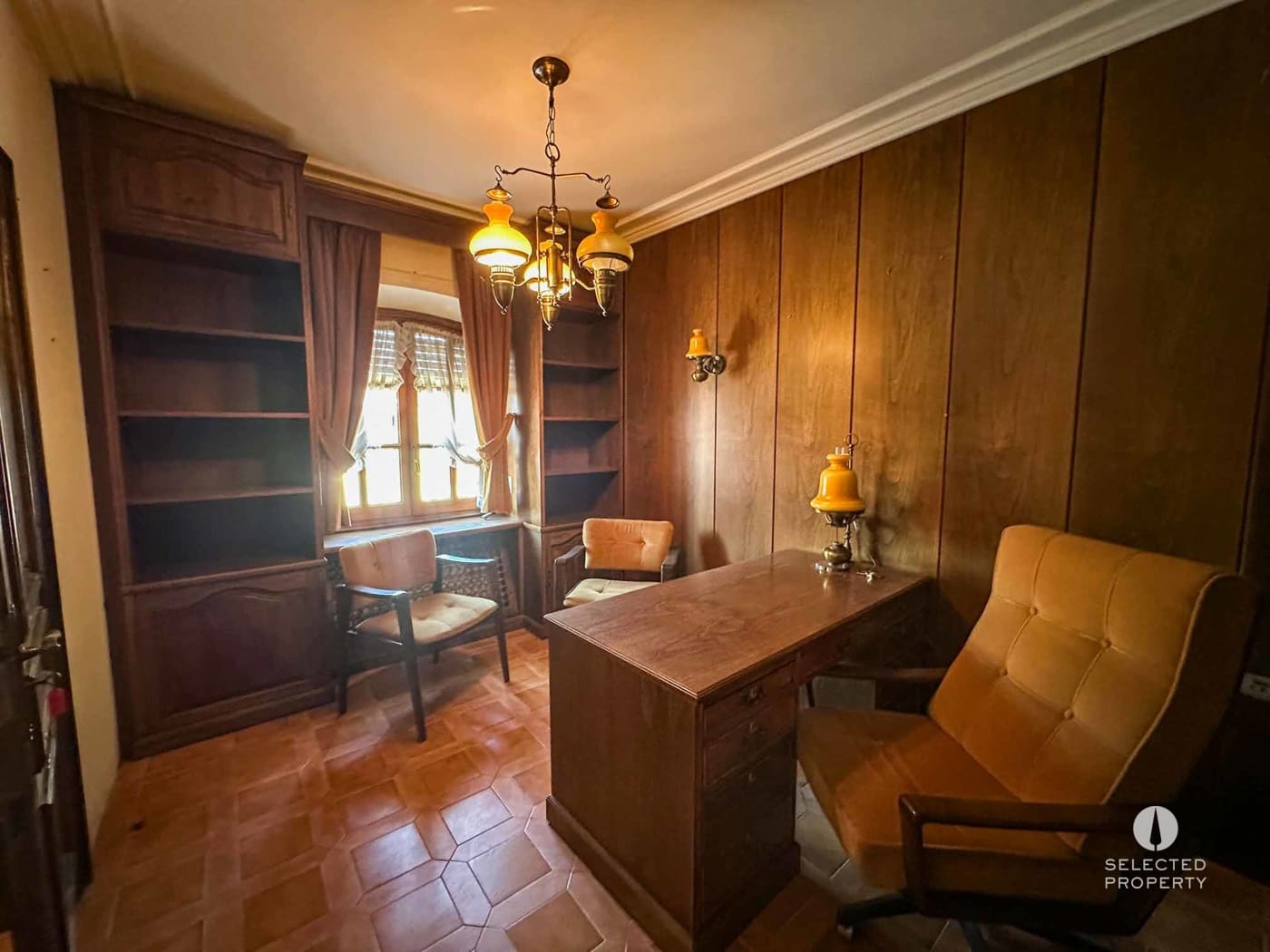 5 soveværelse Byhus til salg i Ordis med swimmingpool - € 580.000 (Ref: 8987817)