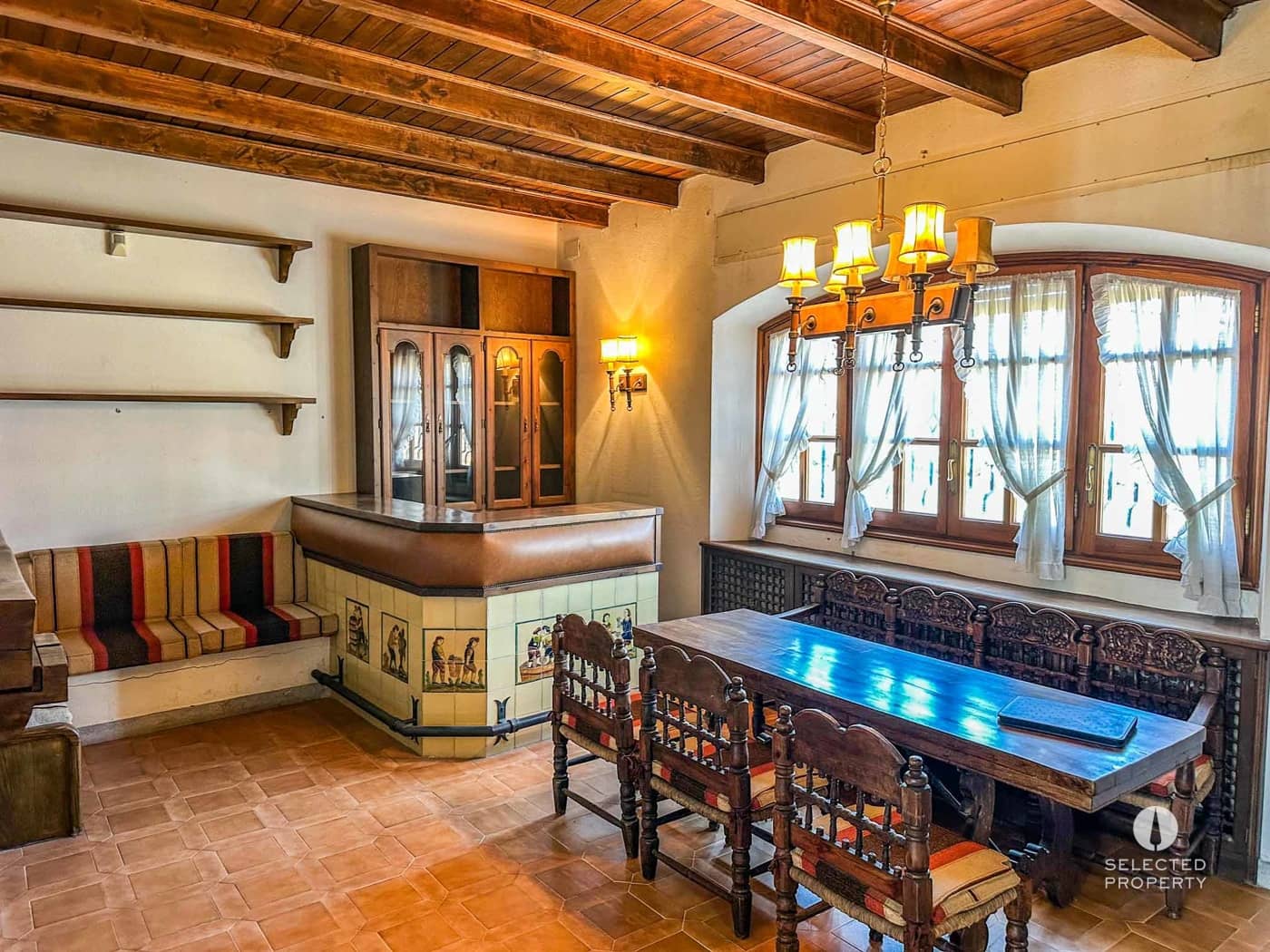 5 soveværelse Byhus til salg i Ordis med swimmingpool - € 580.000 (Ref: 8987817)