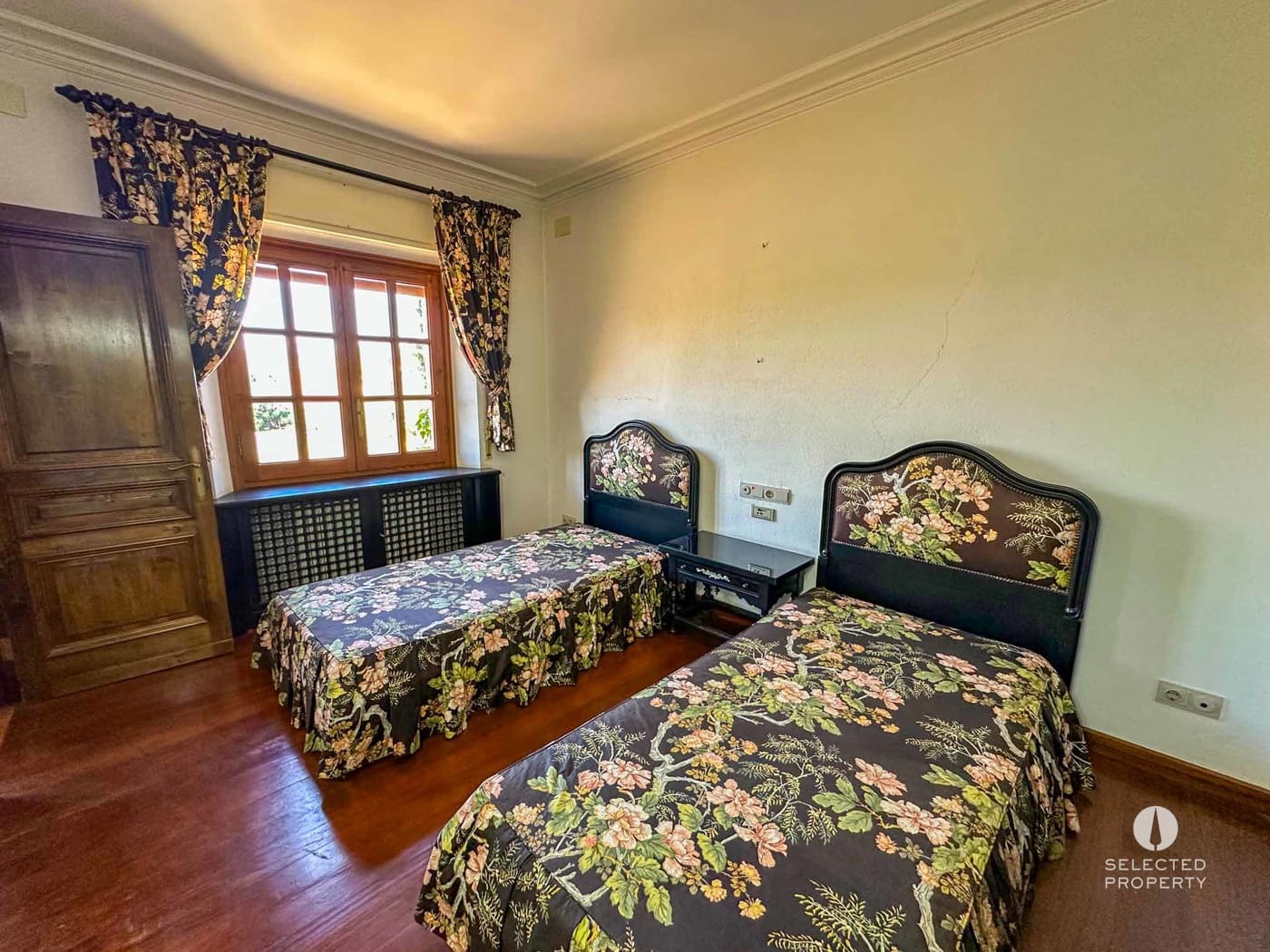 5 soveværelse Byhus til salg i Ordis med swimmingpool - € 580.000 (Ref: 8987817)