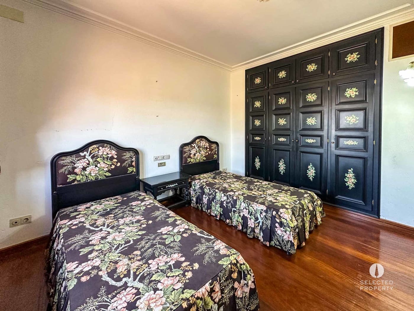 5 soveværelse Byhus til salg i Ordis med swimmingpool - € 580.000 (Ref: 8987817)