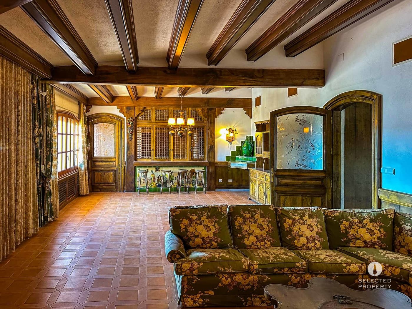 5 soveværelse Byhus til salg i Ordis med swimmingpool - € 580.000 (Ref: 8987817)