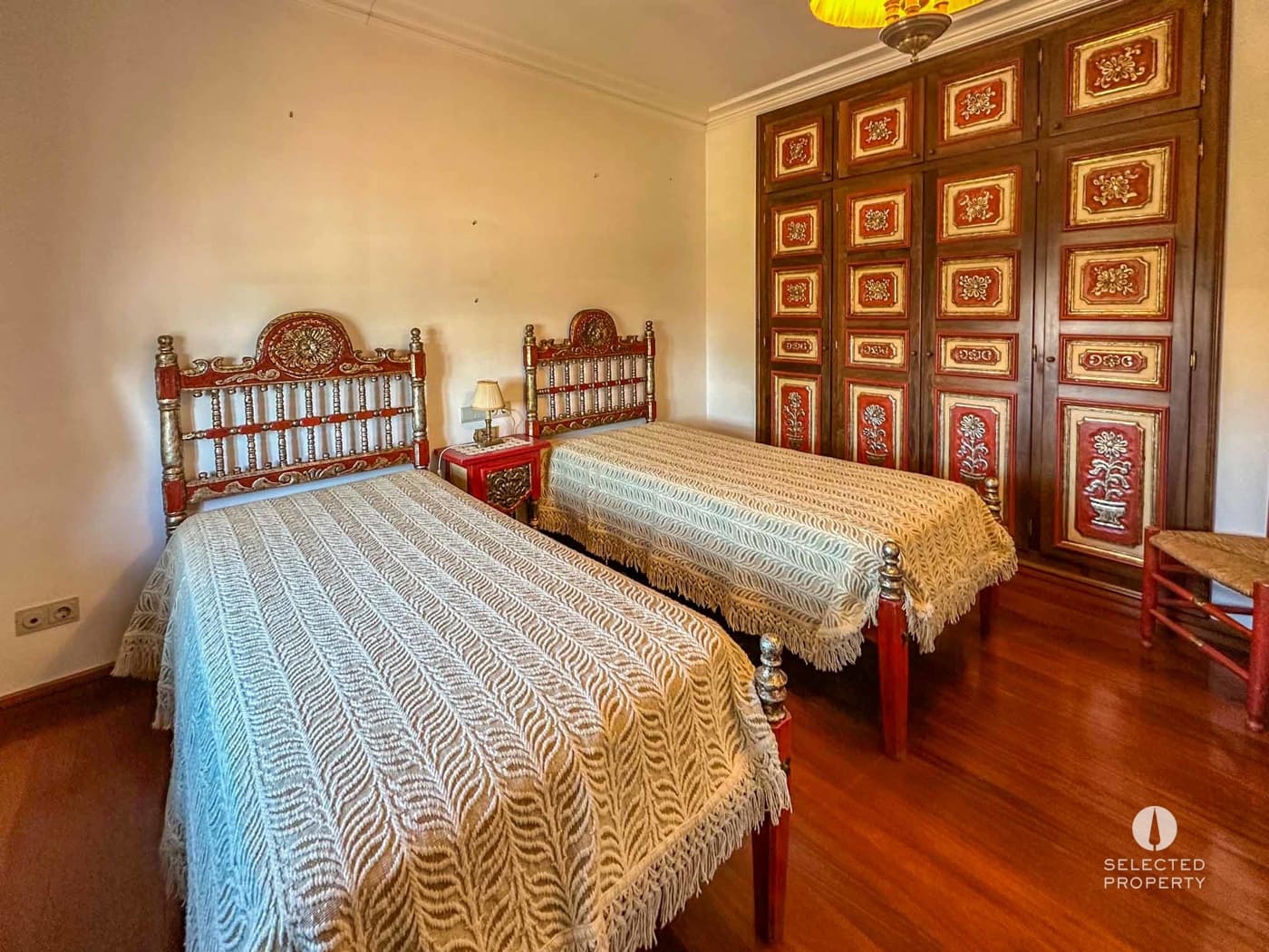 5 soveværelse Byhus til salg i Ordis med swimmingpool - € 580.000 (Ref: 8987817)