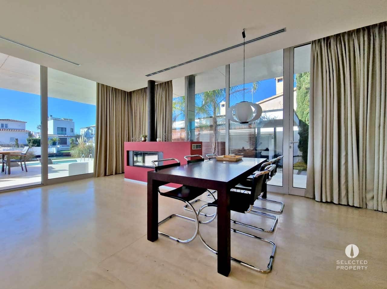 3 sypialnia Willa na sprzedaż w Empuriabrava z basenem - 1 595 000 € (Ref: 9009821)