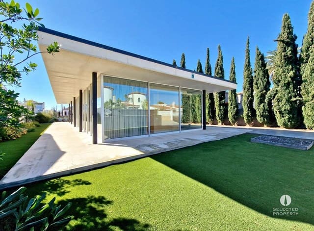 3 sypialnia Willa na sprzedaż w Empuriabrava, Castelló d'Empúries z basenem - 1 595 000 € (Ref: 9009821)