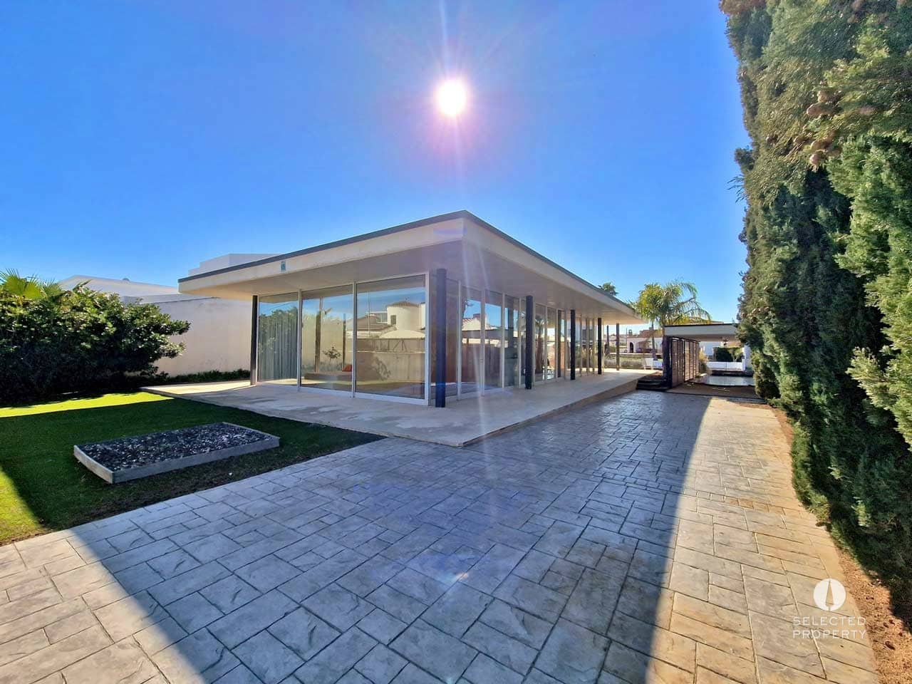 3 sypialnia Willa na sprzedaż w Empuriabrava z basenem - 1 595 000 € (Ref: 9009821)